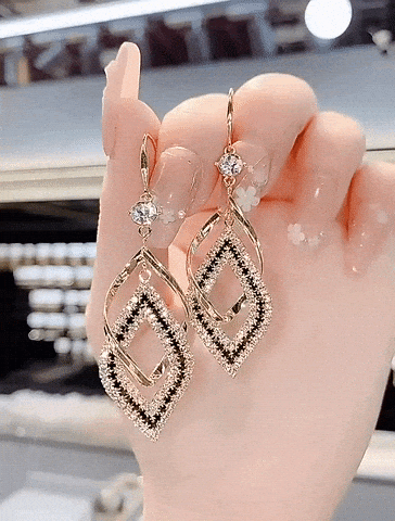 *¡EN LIQUIDACION! ARETES STELLA